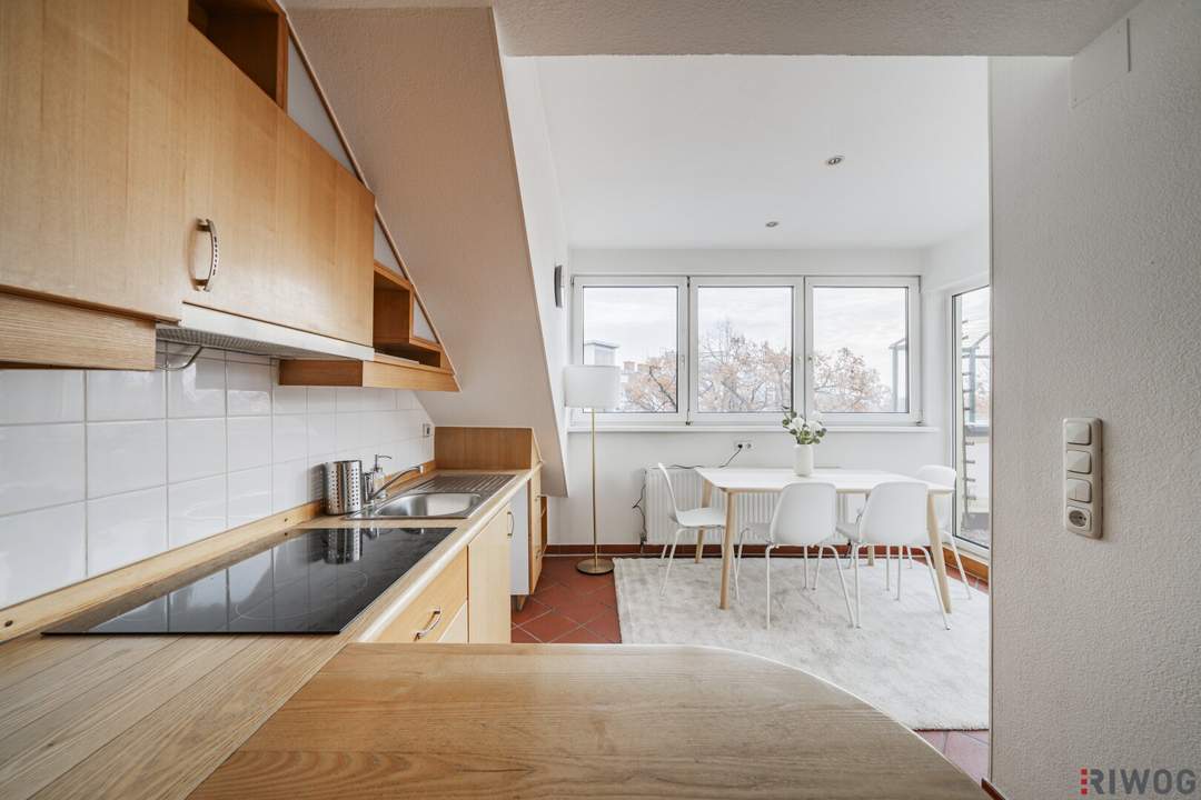 PERFEKTE WG im DG II 2 ZIMMER + WOHNKÜCHE + 11m² TERRASSE II SOFORT NUTZBAR II AIRBNB oder SELBST EINZIEHEN II KOMPLETT MÖBLIERT II NÄHE U6/AKH/VOLKSOPER/WUK