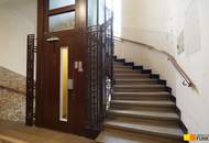 Sanierte 2 Zimmer-Altbauwohnung mit Balkon