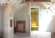 ÄLTERES HAUS - GROSSER GARTEN - SCHEUNE - SCHUPPEN - RUHELAGE