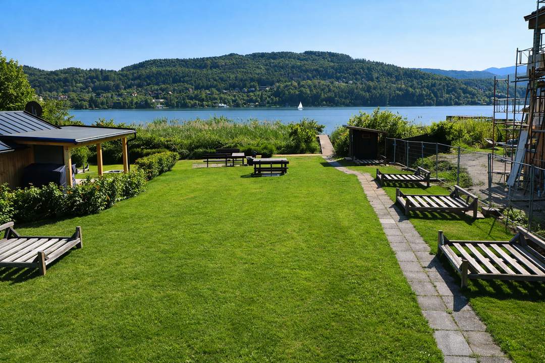 Gepflegtes Appartementhaus direkt am Wörthersee inklusive Panoramaseeblick sowie Badesteg und Bootsunterstand