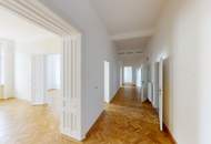 Großzügige 5 Zimmer Wohnung in schönem Altbau - nahe Stadtpark