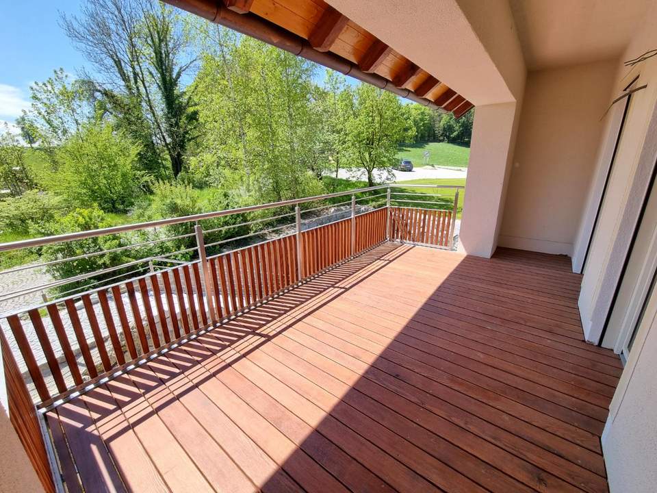 Exklusive 4-Zimmer-Wohnung in sonniger Lage mit Loggia & Balkon!