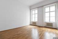 BÜRO IN ELEGANTEM HAUS / Blick auf Volkstheater und MQ / Sanierungsbedürftig