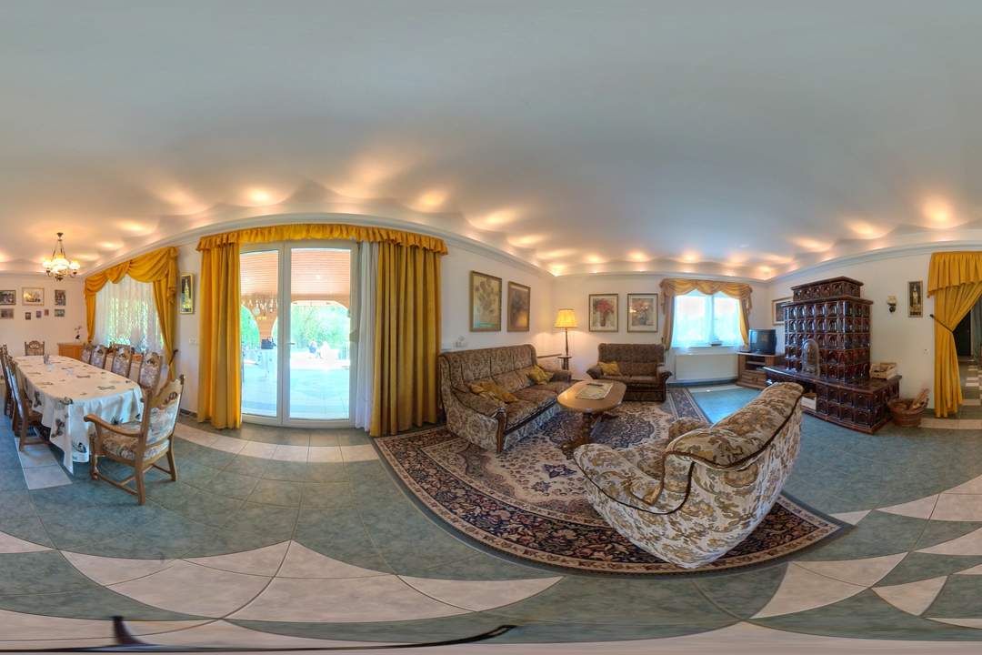 UNGARN ... "und am Ende der Straße steht ein Haus am SEE"