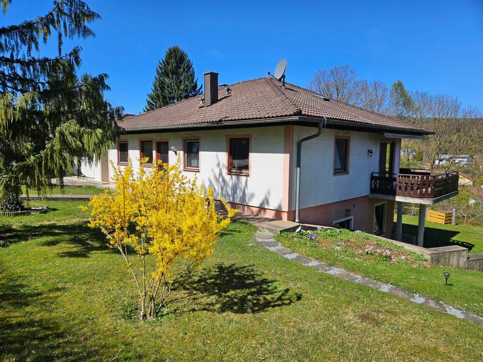 EIN-ZWEIFAMILIENHAUS SCHÖNE LAGE IN INNERMANZING