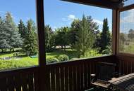 Ruhige 2-Zimmer-Wohnung mit Hof-Loggia und Tiefgaragenplatz