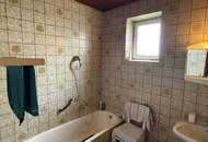 großes Wohnhaus mit 6 Schlafzimmern und Vollkeller
