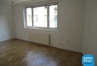 Ruhige 4 Zimmer Wohnung WG geeignet