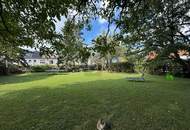 SONNIG UND EBENERDIG MIT SCHÖNEM BAUMBESTAND