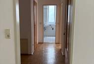 Herbstspaziergänge an der Traun & Shopping ums Eck – 2-Zimmer-Wohnung inkl. Loggia nähe IKEA & Haid Center! Ab 01. November 2025!