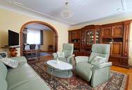 Haus mit Seeblick in grüner Ruhelage