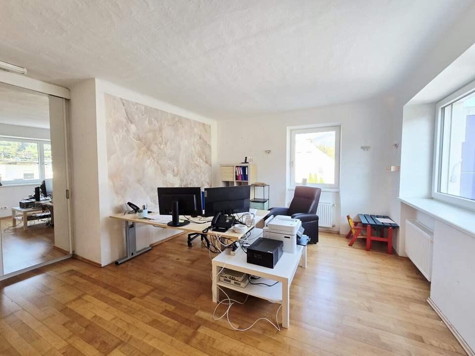Attraktive Büro- oder Praxisfläche mit bester Sichtlage
