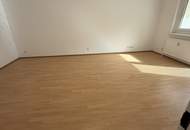 Korneuburg ! Schöne geräumige 2-Zi Wohnung mit Loggia Nähe Zentrum und Bahnhof in gepflegter Wohnhausanlage !