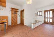 Seeblick-Wohnhaus in Bestlage oberhalb von Velden