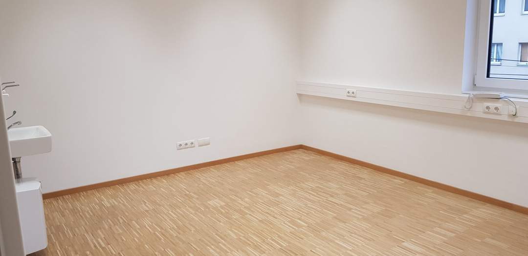 Ordinationsräume im MEDBASE19 vis-à-vis PRIVATKLINIK Döbling I U6 & U4 und D-Wagen