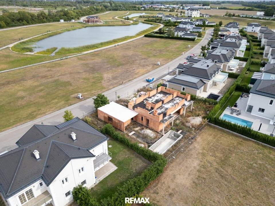 EXKLUSIVE NEUBAUVILLA AN DER SEEPROMENADE