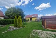 LEISTBARES LANDHAUS MIT TRAUMHAFTEM GARTEN IN BELIEBTER WOHNLAGE VON GEMEINLEBARN MIT DIREKTEM BAHNANSCHLUSS