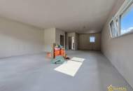 BAUBEGINN ERFOLGT! NUR NOCH 2 HÄUSER VERFÜGBAR. EXKLUSIVES DOPPELHAUSPROJEKT. 5 ZIMMER. ZIEGELHAUS MIT KELLER, BALKON, TERRASSE, CARPORT.