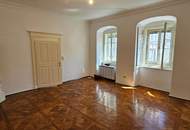 "Jetzt Preisreduzierung!" Wohnen und/oder arbeiten in großzügiger-teilsanierter 4 Zimmer-Altbau-Wohnung an der Linzer Herrenstraße