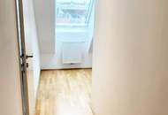 Ruhelage- 4 Zimmer Wohnung im Dachgeschoss mit 2 Terrassen und Klimaanlage