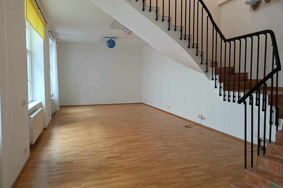 Loftartiges Büro mit großen Fenstern und einer Terrasse - ideal als Atelier oder Studio, Gewerbeobjekt-miete, 998,52,€, 1050 Wien 5., Margareten