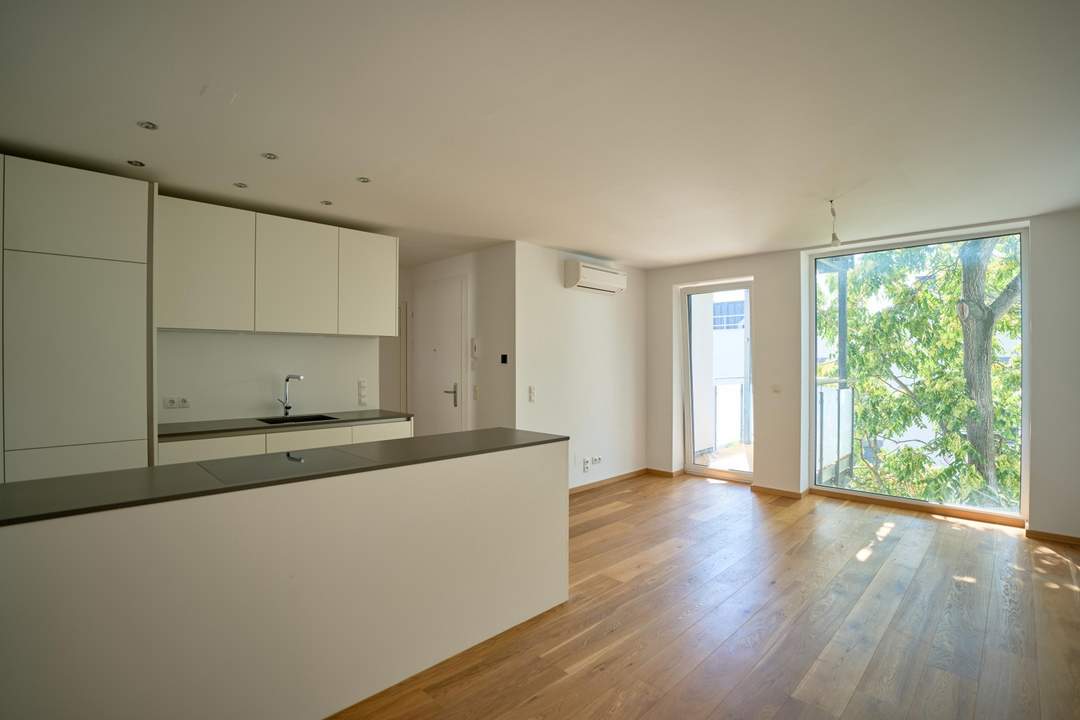 "Dachgeschoss, Balkon & grüner Ausblick"