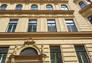 Gekühlter Stil-Altbau bei der Votivkirche