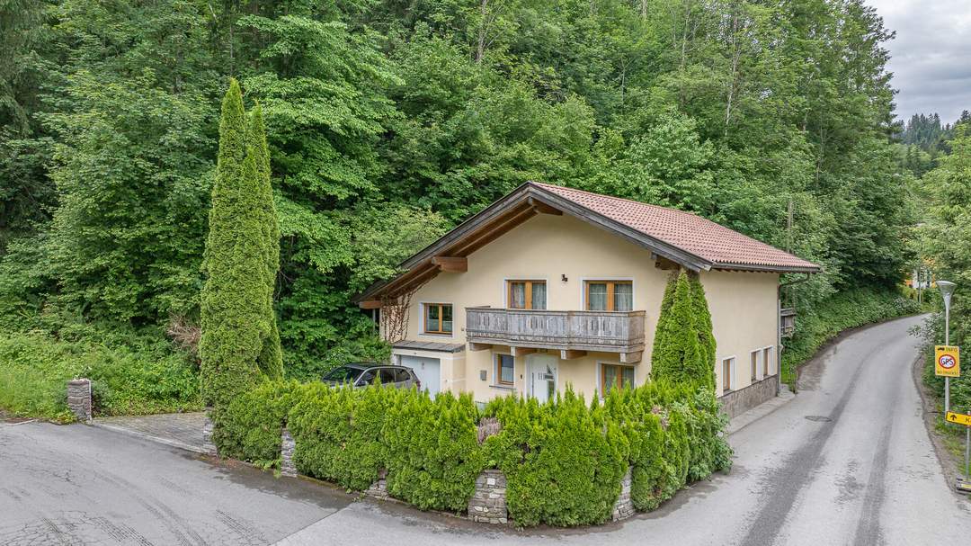 Geräumiges Einfamilienhaus in idyllischer Lage