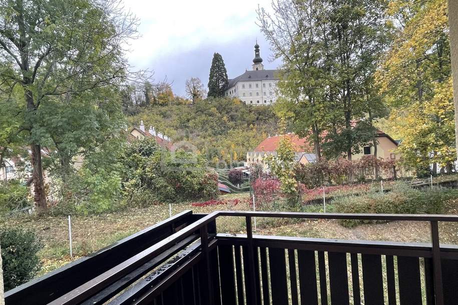 Schlossblick von der Loggia * 2-Zimmer Eigentumswohnung in Gloggnitz, Wohnung-kauf, 133.000,€, 2640 Neunkirchen