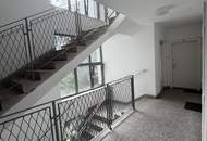 Renovierte, sonnendurchfutete 2 Zimmer-Wohnung mit Lift in 1100 Wien!