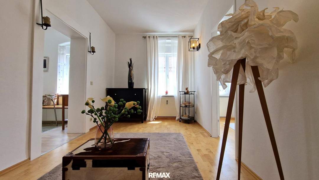 Lichtdurchflutete 2,5-Zimmer-Wohnung mit urbanem Flair - sofort bezugsfertig