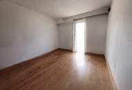 Sanierungsbedürftiger Bungalow mit großem Grundstück - in ruhiger, sonniger Lage