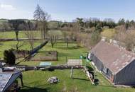 Saniertes Mehrparteienhaus mit großem Garten in ruhiger Lage