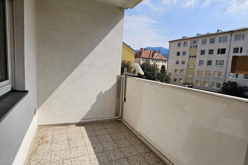 Geräumige und unbefristete 3-Zimmer-Wohnung mit Loggia, Wohnung-miete, 921,36,€, 8600 Bruck-Mürzzuschlag