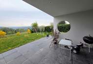MODERNES LUXUSHAUS MIT GOLFPLATZBLICK & GROßZÜGIGEM WOHNKONZEPT