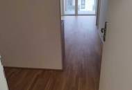 Ab 01.11.: Attraktive 2-Zimmer-Wohnung mit Balkon nahe U1-Station Rennbahnweg