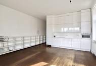 Weitblick, Ruhe & zentrale Lage – Sonnige Altbauwohnung mit Balkon