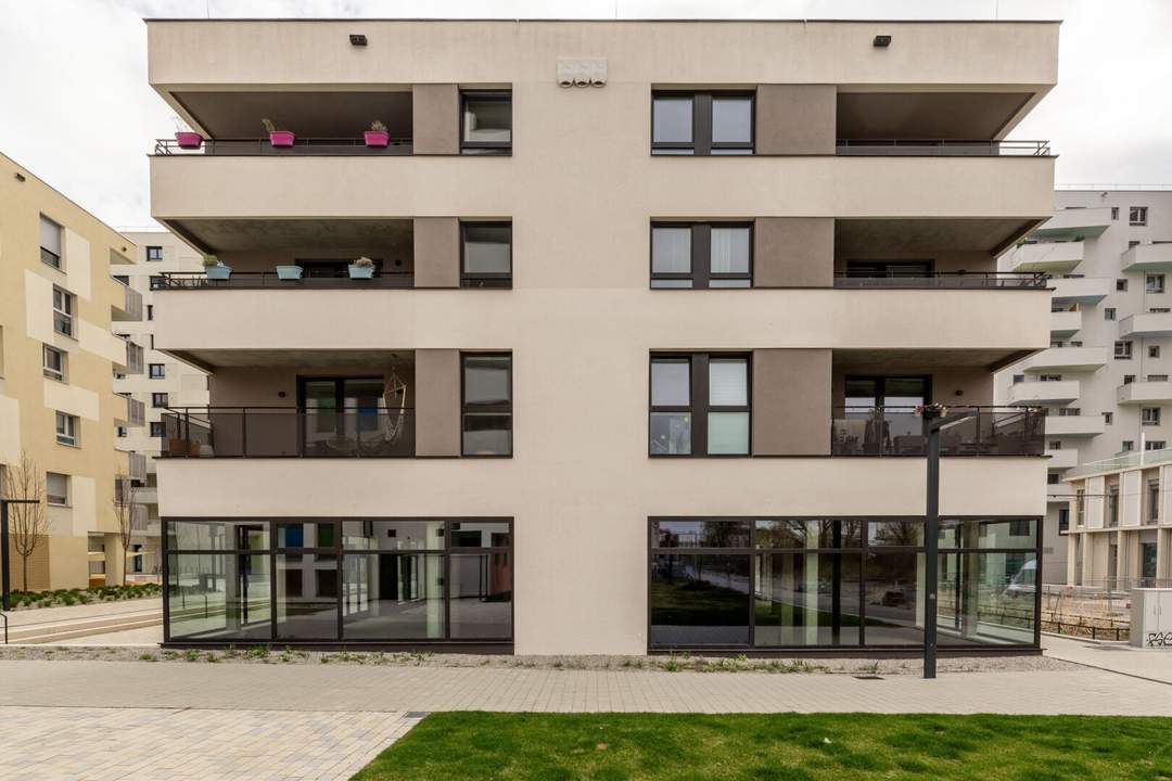 ## ICH BIN SO FREI! Geschäftslokal (Gastro-Handel) im Nordbahnvietel (480 m²) ##