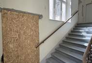 Leeres Zinshaus mit baubewilligtem Dachausbau im 2. Bezirk – Top Investment