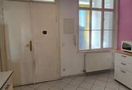 Charmante Altbauwohnung mit zwei Balkonen im Herzen des 5.Bezirks (zweiter Stock ohne Lift)