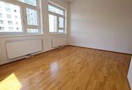 BERNHARDTSTALGASSE, unbefristete 96 m2 Altbau, Wohnküche, 3 Zimmer, Komplettküche, Wannenbad, gefördert, WG-geeignet