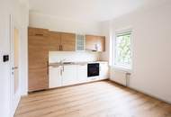 Verwunschenes Wohnhaus versteckt in großem Gartengrundstück