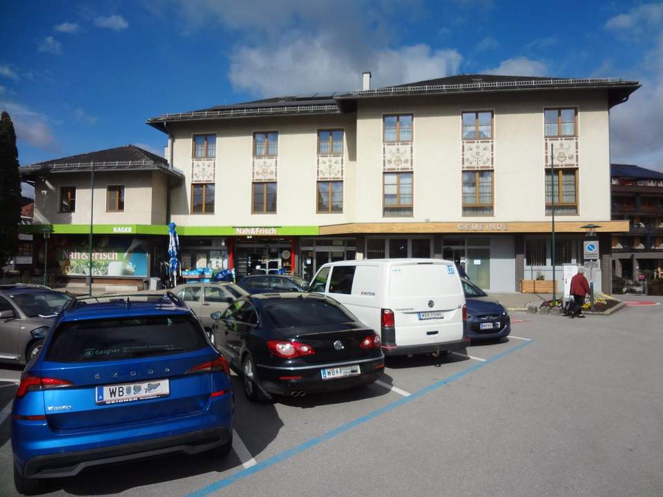 GROSSE EIGENTUMSWOHNUNG IM ORTSZENTRUM!