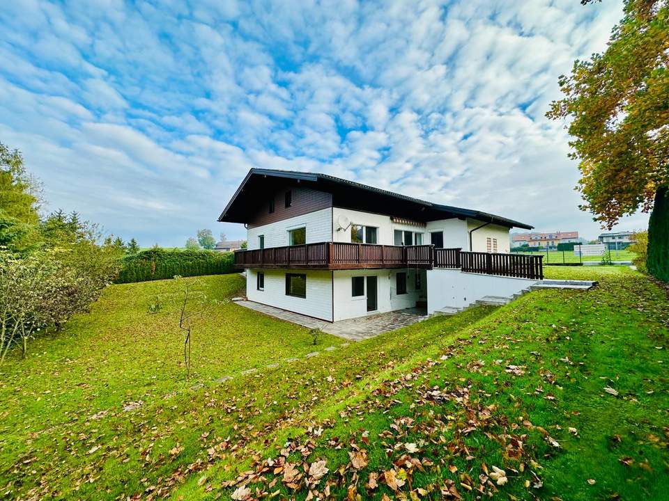 Großzügiges Wohnhaus mit weitläufigem Garten, PV-Anlagen &amp; Ausbaumöglichkeiten in Straßwalchen