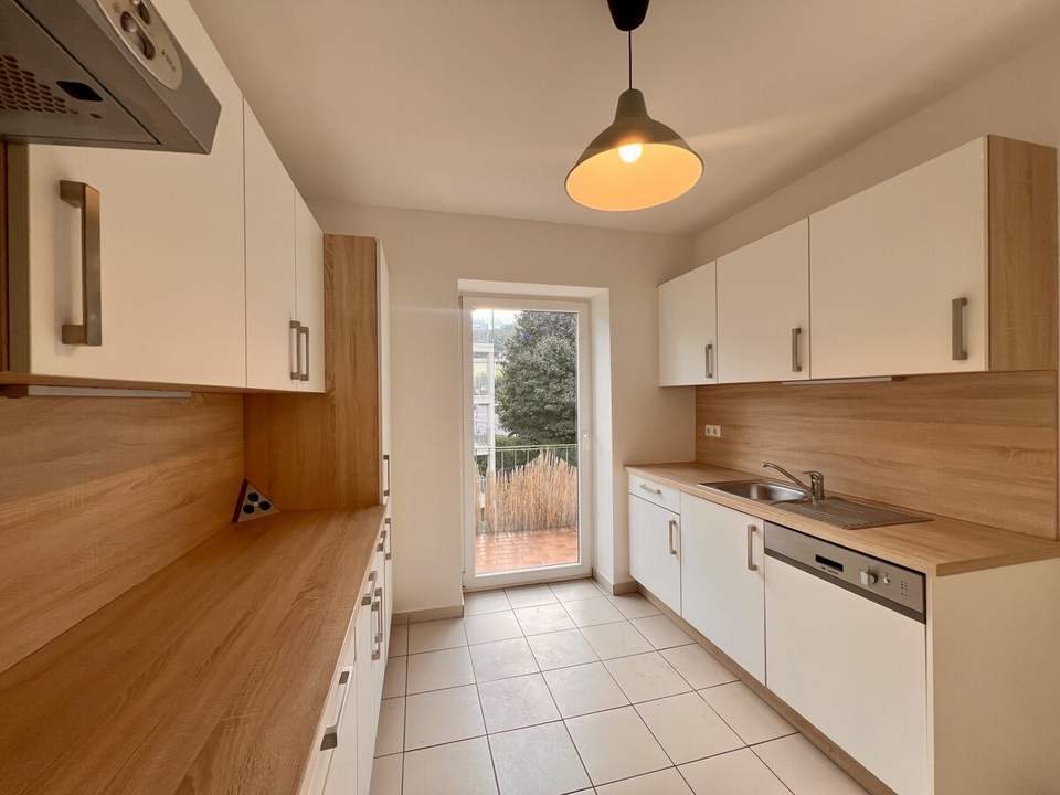 Zur Miete steht eine WG geeignete 3-Zimmer-Wohnung im 3. OG (ohne Lift) in 8051 Graz-Gösting!