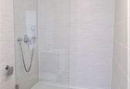 TERRASSENHIT, FERNBLICK, klimatisiertes 37 m2 Dachgeschoß mit 23 m2 Terrasse, 1 Zimmer, Komplettküche, Duschbad, Anton-Bosch-Gasse