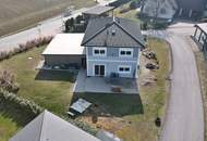 Modernes Niedrigenergiehaus in ruhiger Siedlungslage von Fürstenfeld. Durchdachte Raumaufteilung, großzügiger Garten und viel Platz!