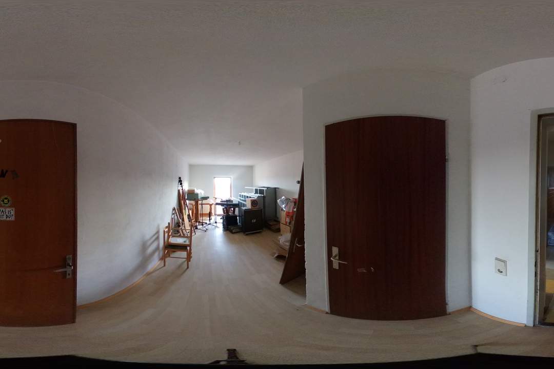 Großes Haus für Visionäre in Aussichtslage (Buschenschank, Weingärten)