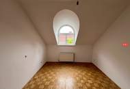 Schöne Dachgeschosswohnung mit Airbnb Potenzial