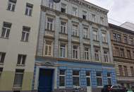 Loftartiges Büro mit großen Fenstern und einer Terrasse - ideal als Atelier oder Studio